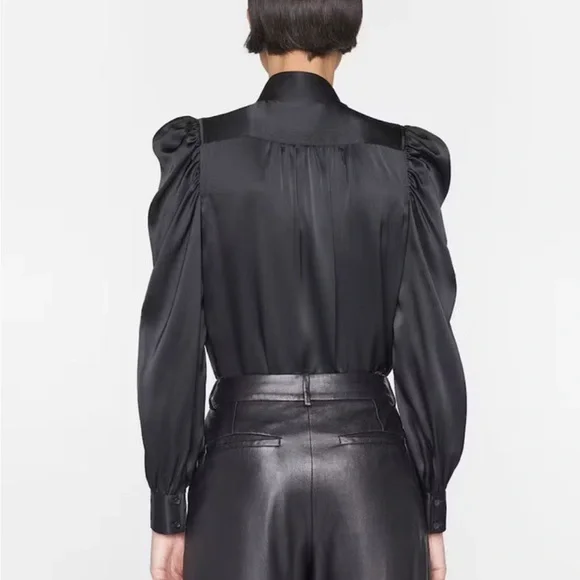 Frame Gillian Long Sleeve blouse in Noir - Picture 3 of 5